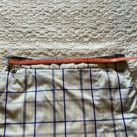 Gray white yellow blue green izod performx size 4 skort w/white shorts attached - Picture 15 of 15